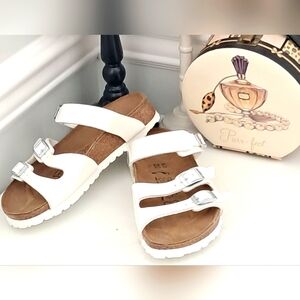Birki's Platinum White 3 Strap Open Toe Sandal Sz 5/230 NWOB *Flawed*